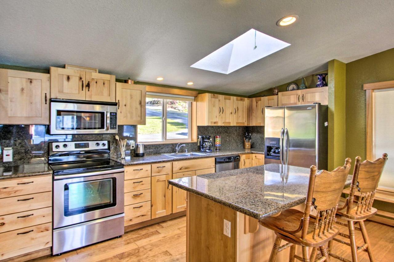 Lakefront Cabin With Stunning Mountain Views And Dock! Mineral Exterior photo